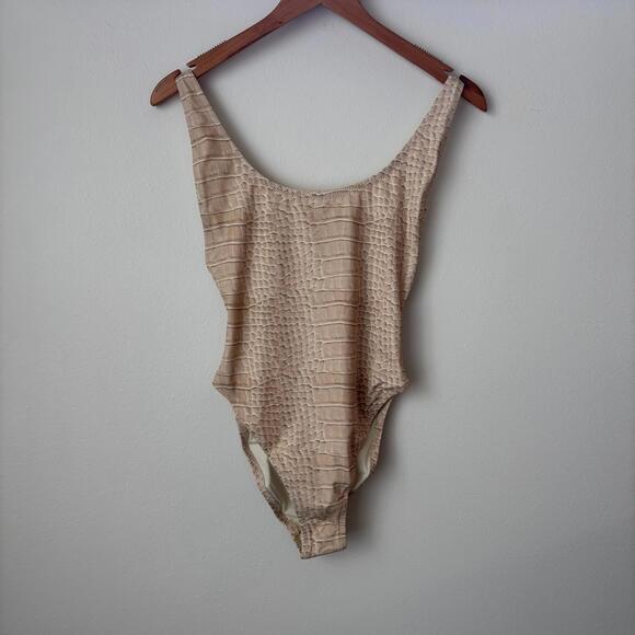 SKIMS Signature Swim Scoop Neck One Piece in Crocodile Print Size S - Picture 1 of 4